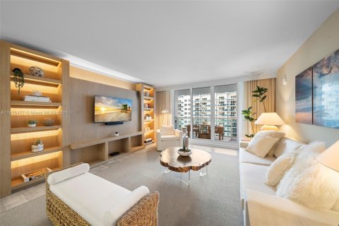 Condo in Miami Beach, Florida, 1 bedroom  № 2014875 - photo 6