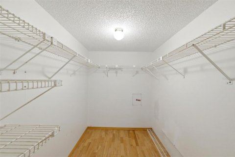 Condo in Largo, Florida, 1 bedroom № 2219027 - photo 22
