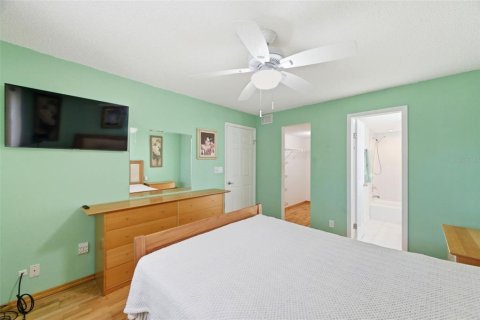 Condo in Largo, Florida, 1 bedroom № 2219027 - photo 19