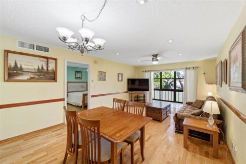 Condo in Largo, Florida, 1 bedroom № 2219027 - photo 3