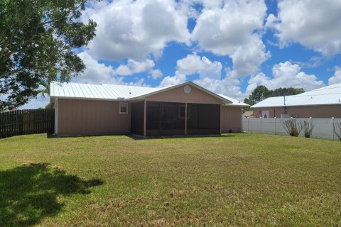 Villa ou maison à louer à Port St. Lucie, Floride: 3 chambres, 92.9 m2 № 2400585 - photo 6