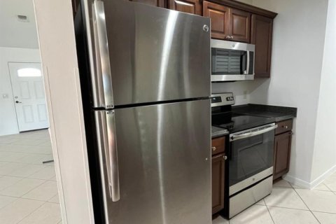 Villa ou maison à louer à Port St. Lucie, Floride: 3 chambres, 92.9 m2 № 2400585 - photo 3