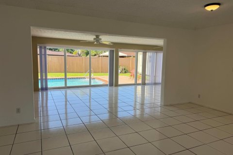 Casa en alquiler en Deerfield Beach, Florida, 3 dormitorios, 181.44 m2 № 2146697 - foto 29
