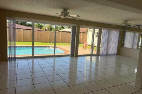 Casa en alquiler en Deerfield Beach, Florida, 3 dormitorios, 181.44 m2 № 2146697 - foto 30