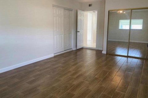 Casa en alquiler en Deerfield Beach, Florida, 3 dormitorios, 181.44 m2 № 2146697 - foto 17