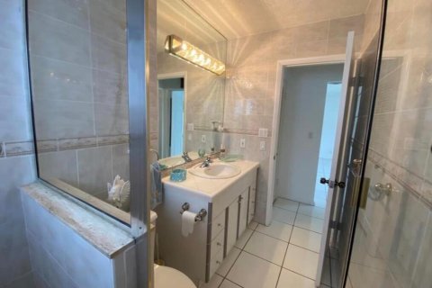 Casa en alquiler en Deerfield Beach, Florida, 3 dormitorios, 181.44 m2 № 2146697 - foto 16