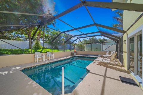 Casa en alquiler en Jensen Beach, Florida, 4 dormitorios, 243.4 m2 № 1226903 - foto 1