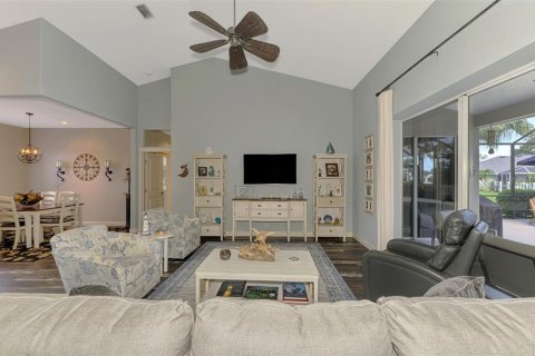 House in Bradenton, Florida 3 bedrooms, 209.87 sq.m. № 1783149 - photo 28