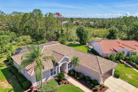 House in Bradenton, Florida 3 bedrooms, 209.87 sq.m. № 1783149 - photo 8