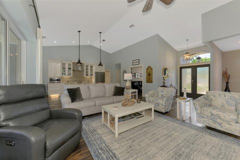 House in Bradenton, Florida 3 bedrooms, 209.87 sq.m. № 1783149 - photo 11
