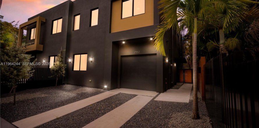 Townhouse in Miami, Florida 5 bedrooms, 557.6 sq.m. № 2026605
