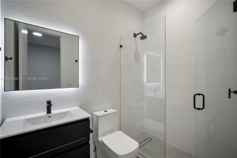 Townhouse in Miami, Florida 5 bedrooms, 557.6 sq.m. № 2026605 - photo 9