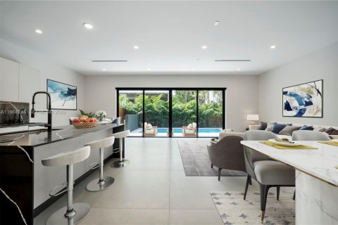 Townhouse in Miami, Florida 5 bedrooms, 557.6 sq.m. № 2026605 - photo 4