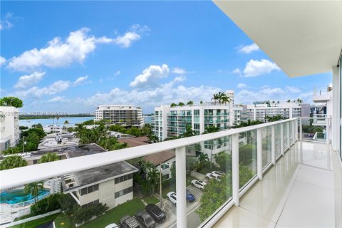 Copropriété à louer à Bay Harbor Islands, Floride: 2 chambres, 111.67 m2 № 2386904 - photo 22