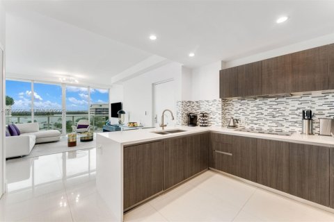 Copropriété à louer à Bay Harbor Islands, Floride: 2 chambres, 111.67 m2 № 2386904 - photo 5