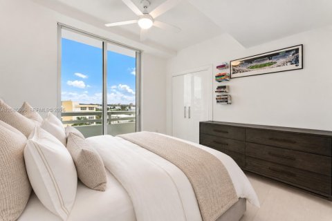 Copropriété à louer à Bay Harbor Islands, Floride: 2 chambres, 111.67 m2 № 2386904 - photo 11
