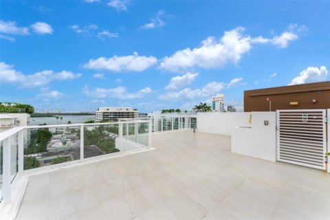 Copropriété à louer à Bay Harbor Islands, Floride: 2 chambres, 111.67 m2 № 2386904 - photo 27