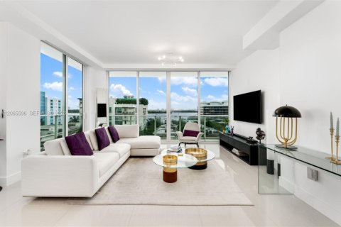 Copropriété à louer à Bay Harbor Islands, Floride: 2 chambres, 111.67 m2 № 2386904 - photo 2