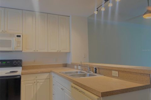 Condominio en alquiler en North Port, Florida, 2 dormitorios, 108.51 m2 № 1816924 - foto 6