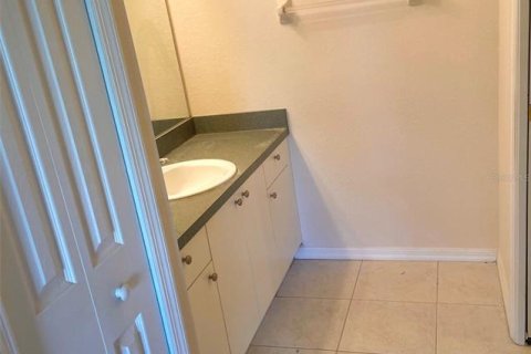 Condominio en alquiler en North Port, Florida, 2 dormitorios, 108.51 m2 № 1816924 - foto 19