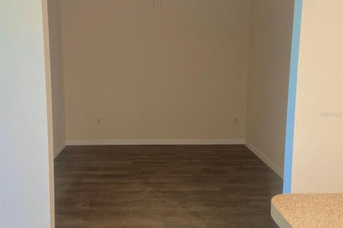 Condominio en alquiler en North Port, Florida, 2 dormitorios, 108.51 m2 № 1816924 - foto 10