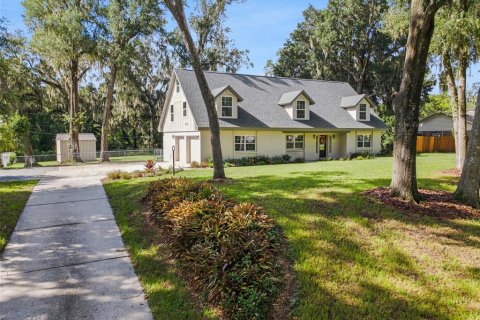 House in Lakeland, Florida 4 bedrooms, 362.32 sq.m. № 2373458