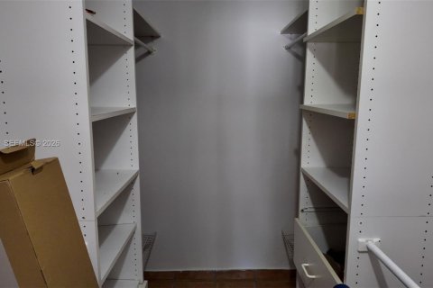 Condominio en alquiler en Miami, Florida, 2 dormitorios, 87.7 m2 № 2265272 - foto 15