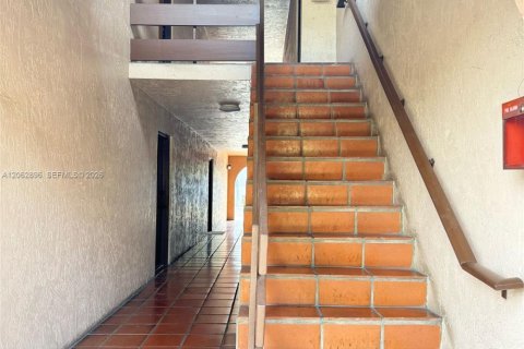 Condominio en alquiler en Miami, Florida, 2 dormitorios, 87.7 m2 № 2265272 - foto 21