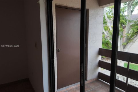 Condominio en alquiler en Miami, Florida, 2 dormitorios, 87.7 m2 № 2265272 - foto 20