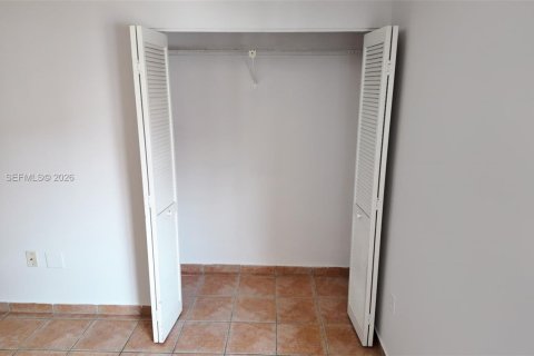 Condominio en alquiler en Miami, Florida, 2 dormitorios, 87.7 m2 № 2265272 - foto 13