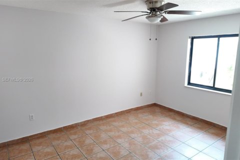 Condominio en alquiler en Miami, Florida, 2 dormitorios, 87.7 m2 № 2265272 - foto 14
