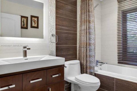 Villa ou maison à vendre à Pompano Beach, Floride: 3 chambres, 205.87 m2 № 2244227 - photo 24