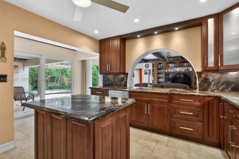 Villa ou maison à vendre à Pompano Beach, Floride: 3 chambres, 205.87 m2 № 2244227 - photo 13