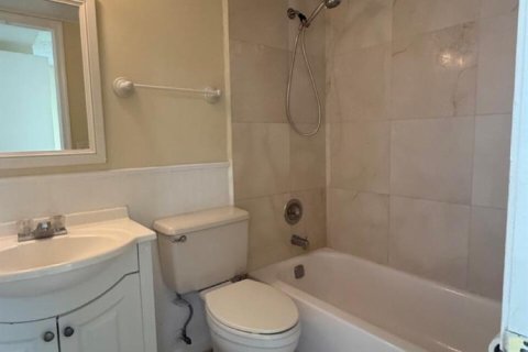 Condo in Boca Raton, Florida, 2 bedrooms № 2260924 - photo 10