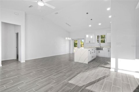 House in Ocala, Florida 3 bedrooms, 156.45 sq.m. № 2199317 - photo 3