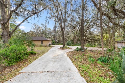 House in Gainesville, Florida 3 bedrooms, 231.79 sq.m. № 1719908 - photo 4