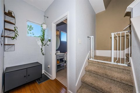 Townhouse in Saint Petersburg, Florida 3 bedrooms, 156.08 sq.m. № 1637253 - photo 26