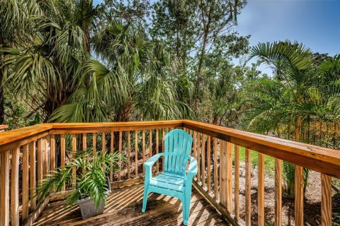 Townhouse in Saint Petersburg, Florida 3 bedrooms, 156.08 sq.m. № 1637253 - photo 8