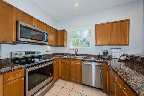 Townhouse in Saint Petersburg, Florida 3 bedrooms, 156.08 sq.m. № 1637253 - photo 20