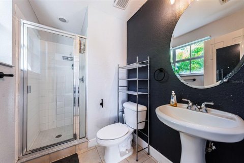 Townhouse in Saint Petersburg, Florida 3 bedrooms, 156.08 sq.m. № 1637253 - photo 7