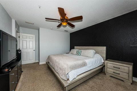 Townhouse in Saint Petersburg, Florida 3 bedrooms, 156.08 sq.m. № 1637253 - photo 28