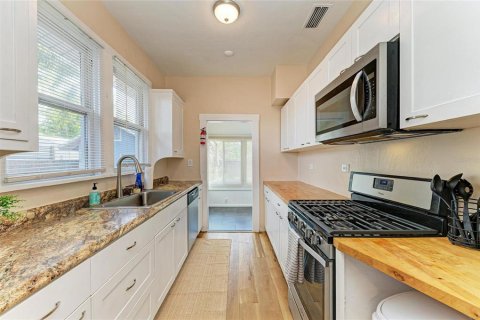 House in Bradenton, Florida 3 bedrooms, 126.07 sq.m. № 1745315 - photo 11