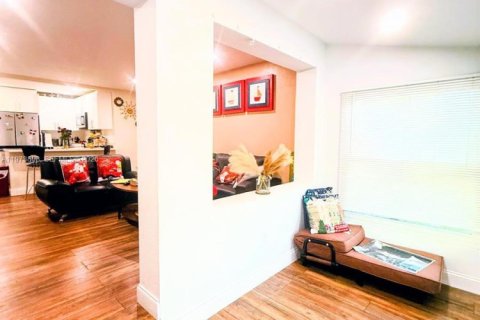 Casa en venta en Miami, Florida, 3 dormitorios, 124.95 m2 № 2038711 - foto 11