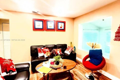 Casa en venta en Miami, Florida, 3 dormitorios, 124.95 m2 № 2038711 - foto 6