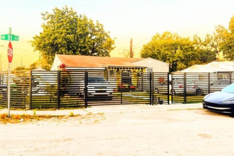 Casa en Miami, Florida 3 dormitorios, 124.95 m2 № 2038711