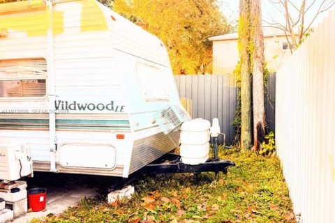 Casa en venta en Miami, Florida, 3 dormitorios, 124.95 m2 № 2038711 - foto 24