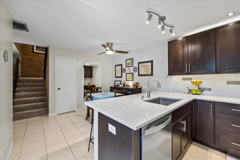Touwnhouse à vendre à Palm Harbor, Floride: 2 chambres, 124.86 m2 № 1680090 - photo 7
