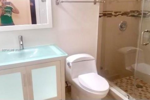 Снять в аренду кондоминиум в Хайалиа, Флорида 2 спальни, 97.55м2, № 2063660 - фото 5