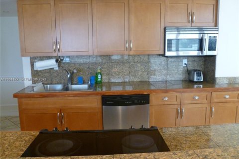 Condominio en venta en Aventura, Florida, 2 dormitorios, 125.7 m2 № 2065834 - foto 4