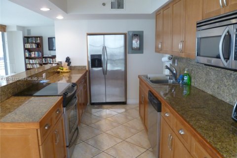 Condominio en venta en Aventura, Florida, 2 dormitorios, 125.7 m2 № 2065834 - foto 5